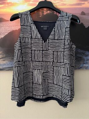 Armani Exchange Navy& White Geometric V-Neck Sleeveless Camisole/ S/ New